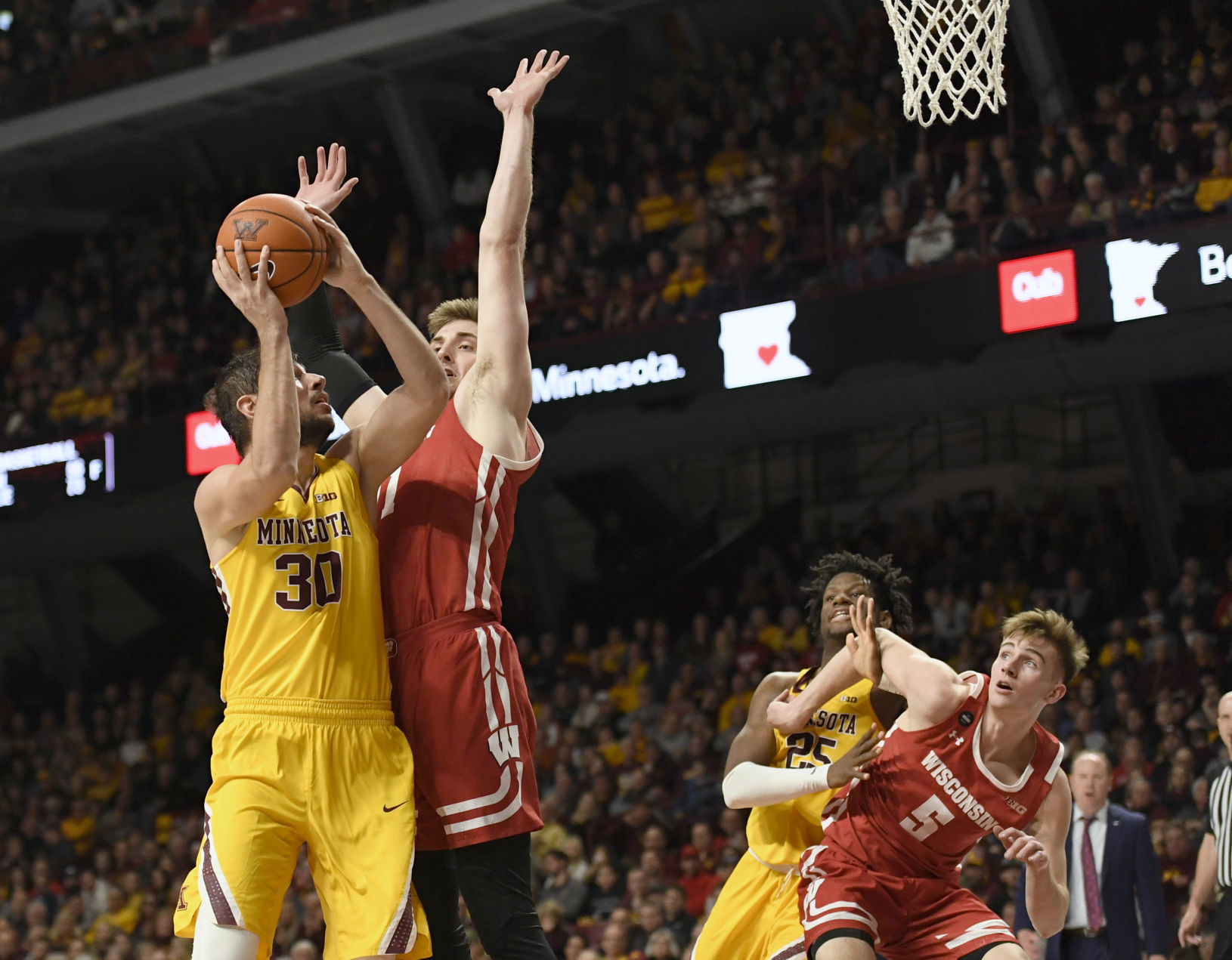 Golden Gophers 70, Badgers 52